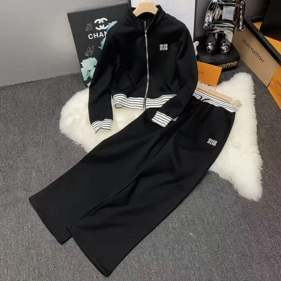 Miu Miu Black and White Striped Casual Suit, Size S. - Picture 4 of 7